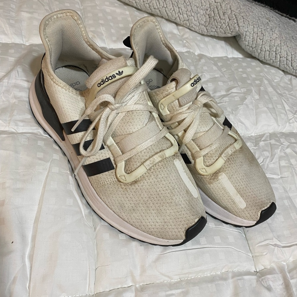 Adidas Sneakers